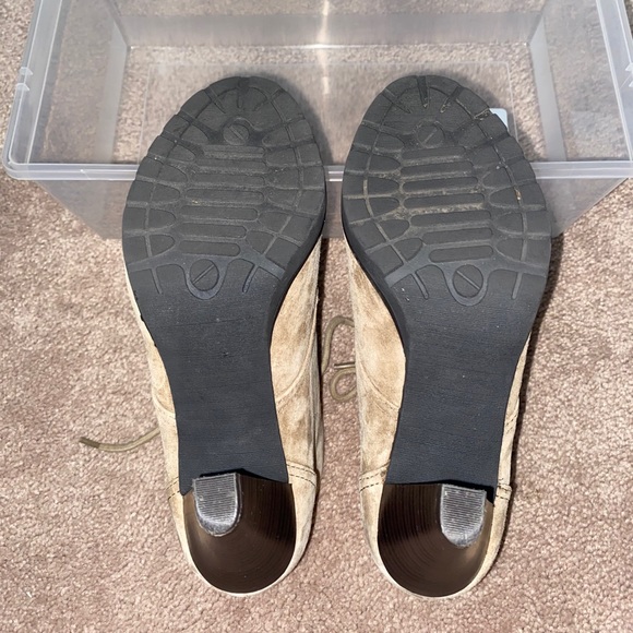 High Heel Boots - Picture 3 of 4